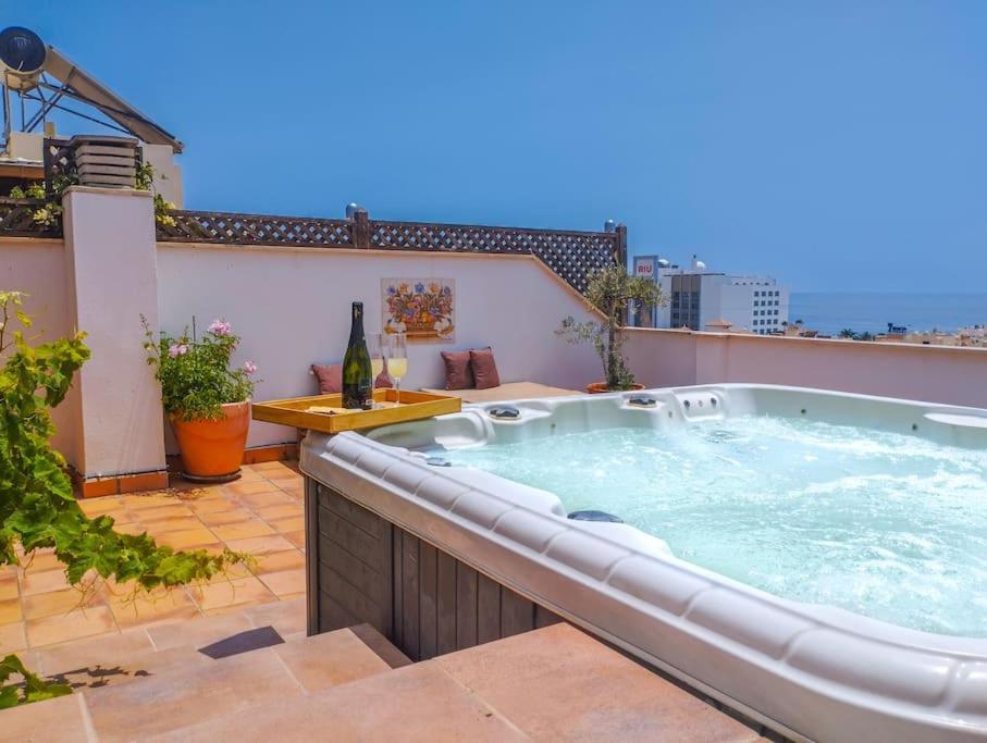 Penthouse With Jacuzzi And Spectacular Sea Views Διαμέρισμα Nerja Εξωτερικό φωτογραφία